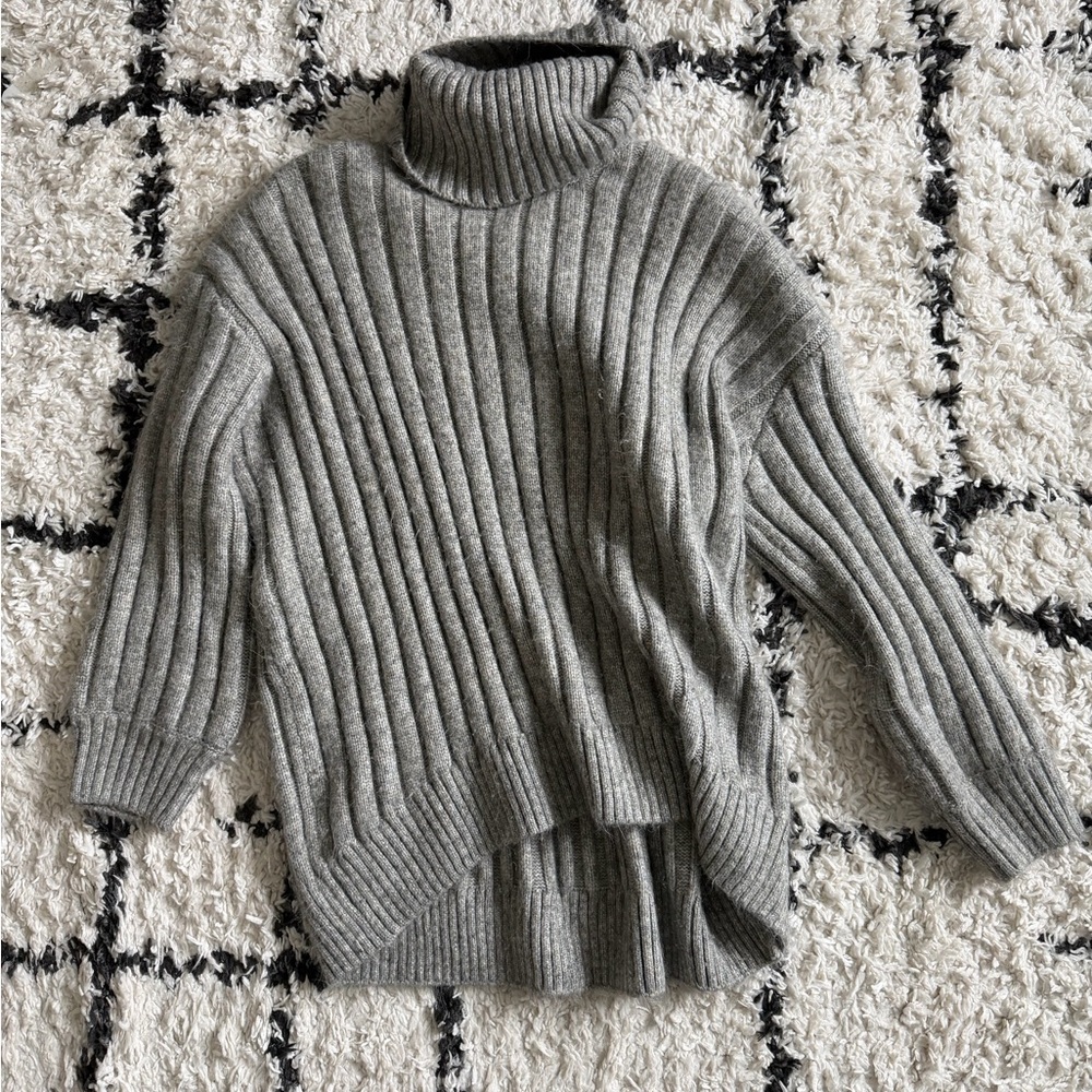 Gray Ribbed Turtleneck Sweater